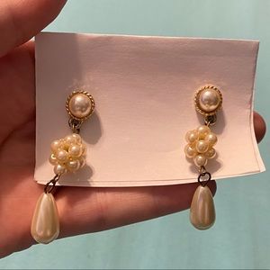 80’s Vintage Pearl Style Drop Earrings
